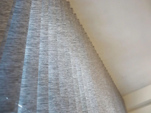 Dvoubarevní vertikální žaluzie - látka SHANTUNG 4