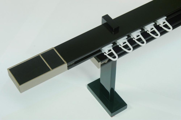 Garnýže SQUARE LINE černá dvouřadá - BOSS černá kůže