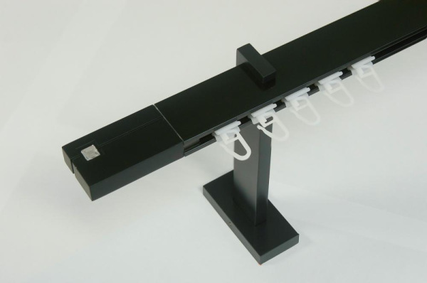 Garnýže SQUARE LINE černá jednořadá - KRYSTAL černá