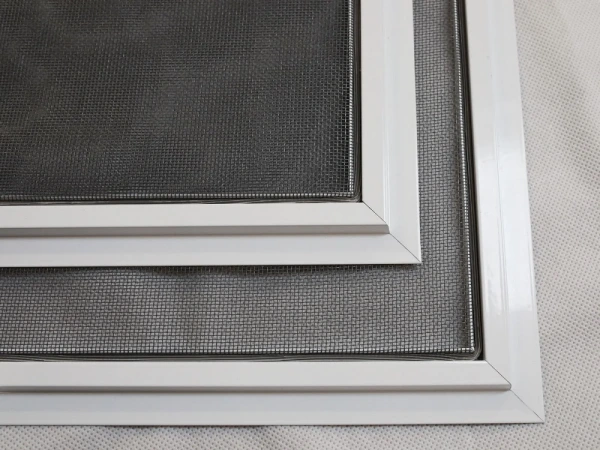 Sítě proti hmyzu na OKNO - pevné - dřevoimitační 10