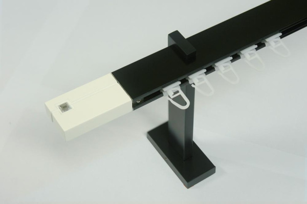 Garnýže SQUARE LINE černá jednořadá - KRYSTAL bílá