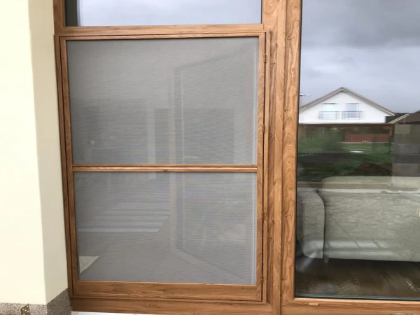 Sítě proti hmyzu na DVEŘE - pantové v rámu SMART - renolit 6