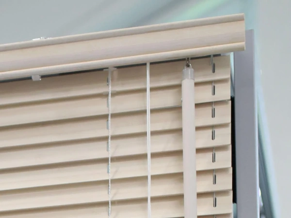 Dřevěné žaluzie 50mm 14