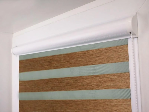 Roleta SWING LITE - den a noc - látka ZAKYNTHOS 6